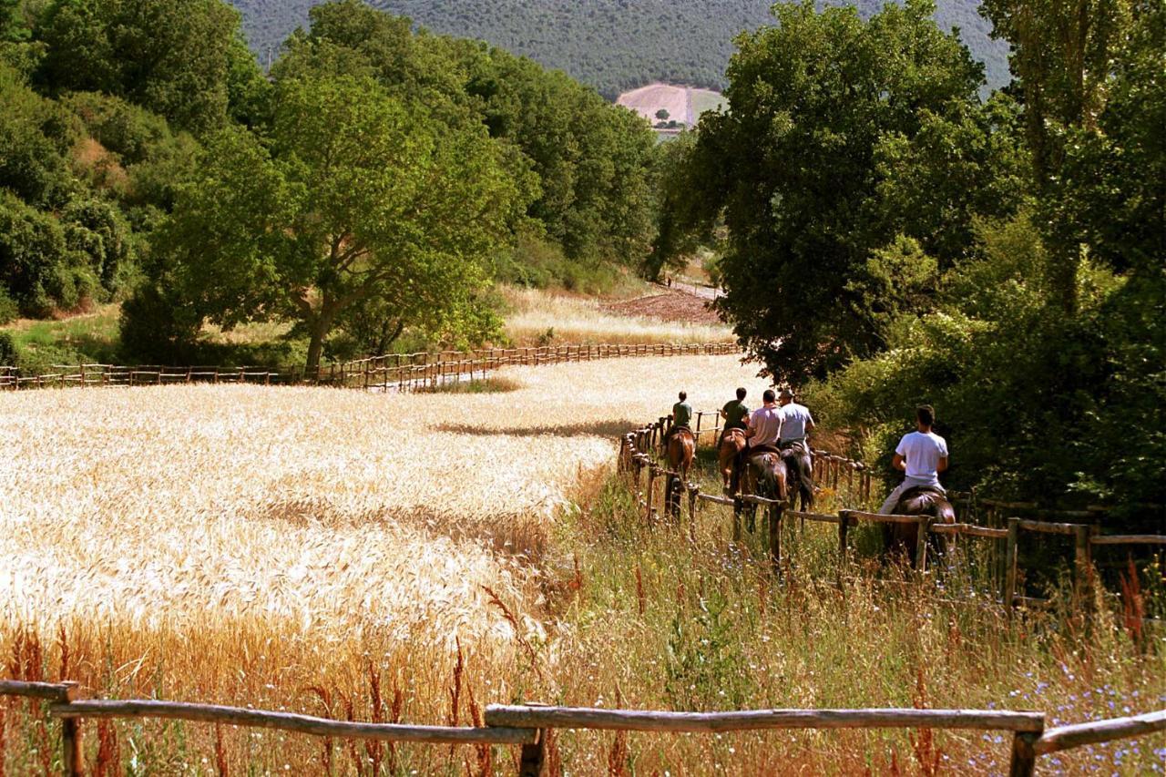 Agriturismo Casale Nel Parco Dei Monti Sibillini Norcia Exterior foto