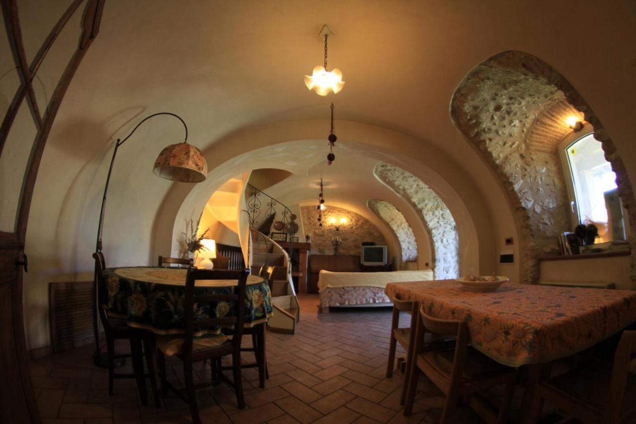 Agriturismo Casale Nel Parco Dei Monti Sibillini Norcia Exterior foto